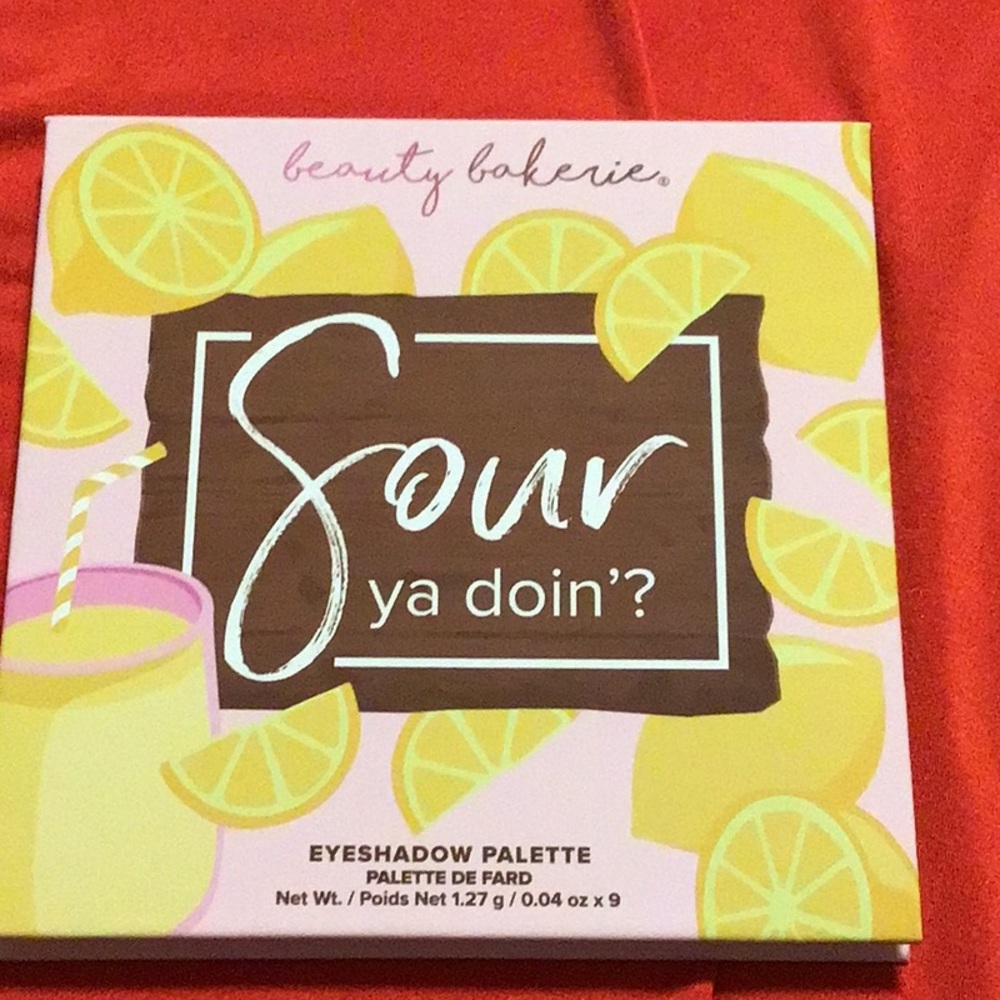 Eye shadow palette